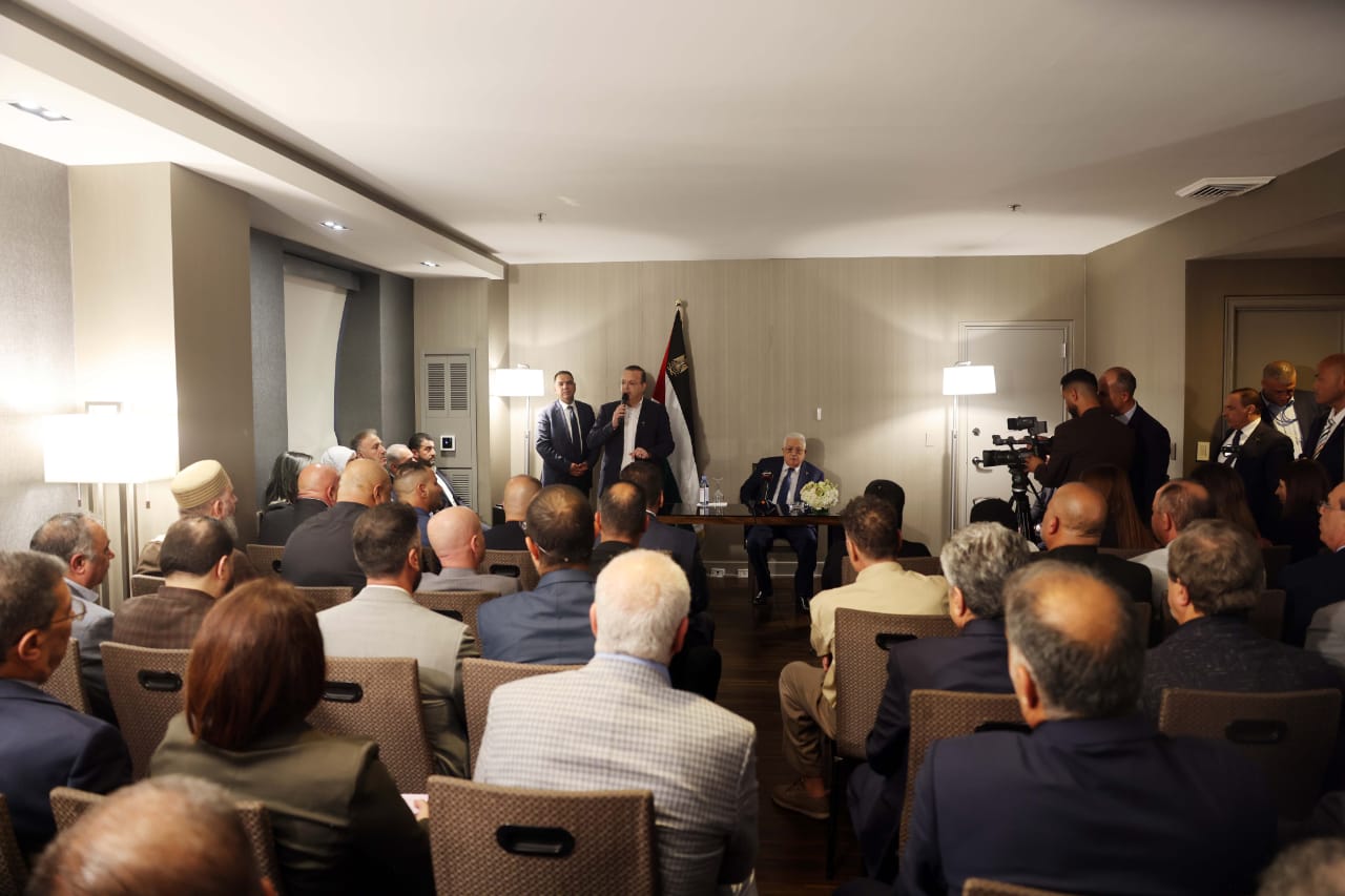 الرئيس لدى لقائه قادة الجالية الفلسطينية في الولايات المتحدة (تصوير: ثائر غنايم)